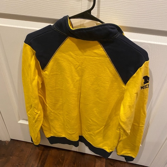 Women’s Team Sweater - Picture 2 of 3